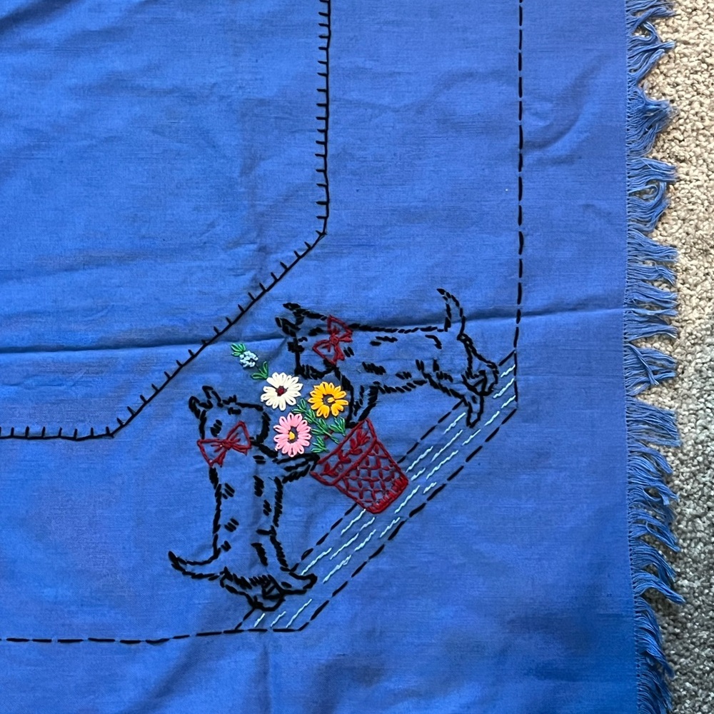 Vintage Scottie Dog Embroidered deep blue Tablecloth with Fringe 33” x 33”. EX - Picture 3 of 8